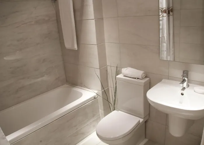 Lighthouse Getaway * פאפוס